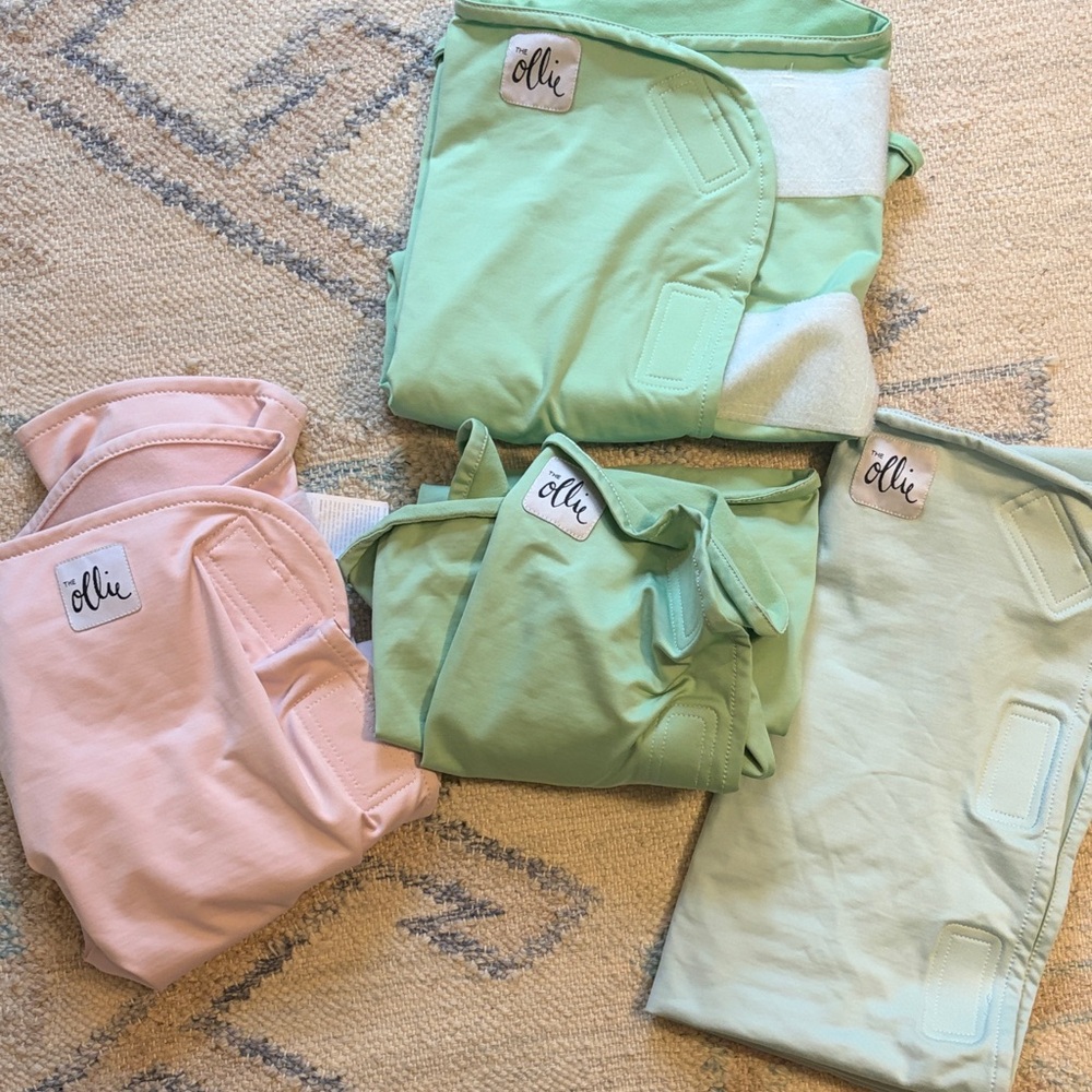 Ollie Baby Swaddle Bundle in Green and Pink